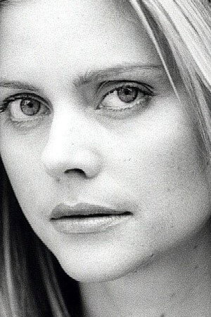 Photo of Sophie Lee from the Latest Netflix gallery