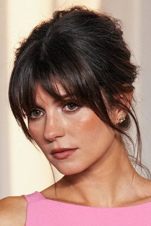 Photo of Emily Bader from the Latest Netflix gallery