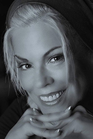 Photo of Anne Gaybis from the Latest Netflix gallery