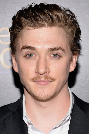 Kyle Gallner photo