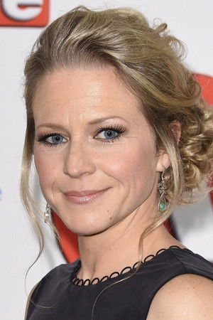 Kellie Bright photo