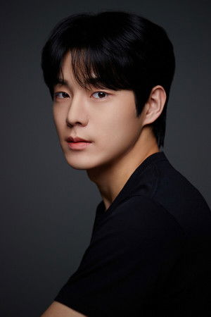 Yoo Jung-hoo photo