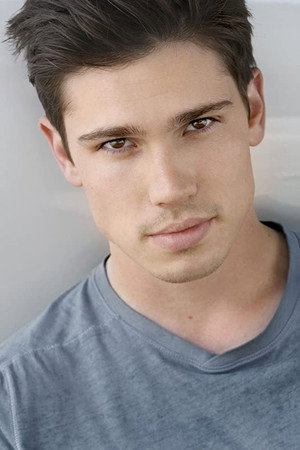 Photo of Tanner Novlan from the Latest Netflix gallery