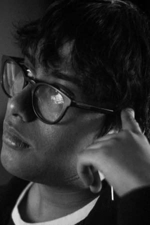 Photo of Julio Cesar Silva from the Latest Netflix gallery