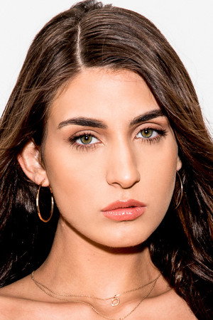 Photo of Dana Wolf from the Latest Netflix gallery