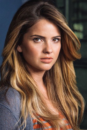 Shelley Hennig photo