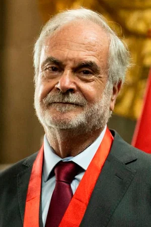 Photo of Augusto Tamayo San Román from the Latest Netflix gallery