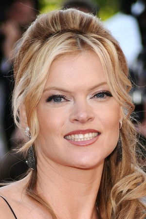 Missi Pyle photo