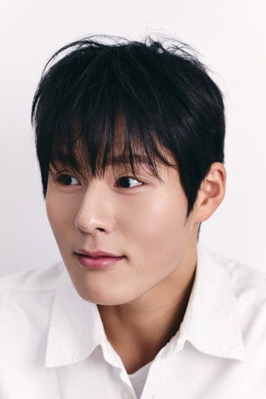 Photo of Hong Hyun-ki from the Latest Netflix gallery