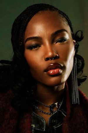 Photo of Quen Blackwell from the Latest Netflix gallery