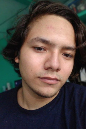 Photo of Samuel Hernández from the Latest Netflix gallery