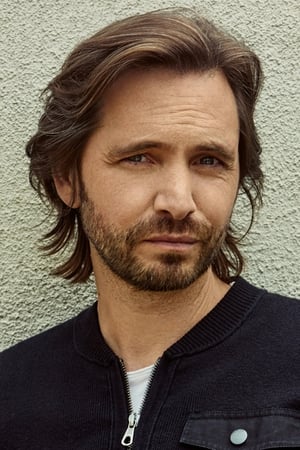 Aaron Stanford photo