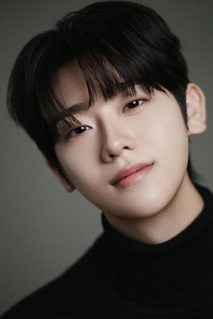 Photo of Geum Dong-hyun from the Latest Netflix gallery