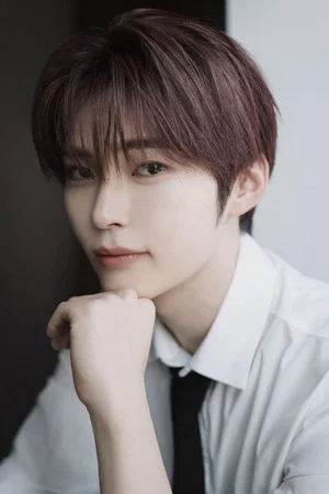 Photo of Sung Hanbin from the Latest Netflix gallery