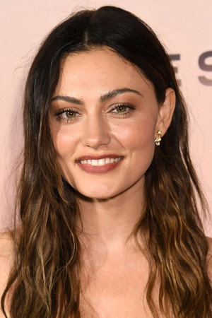 Phoebe Tonkin photo