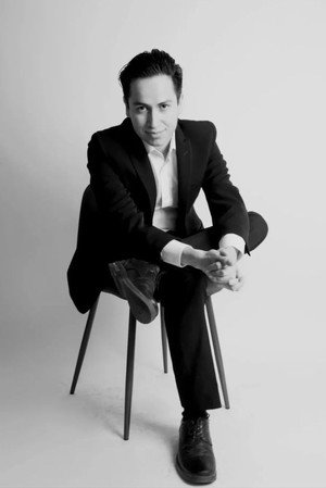 Photo of Pedro Berú from the Latest Netflix gallery