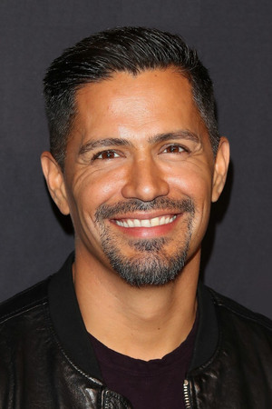 Jay Hernandez photo