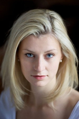 Photo of Stefanie Wallis from the Latest Netflix gallery