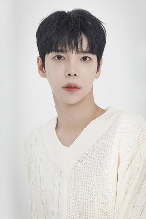 Photo of Hyun Woo from the Latest Netflix gallery