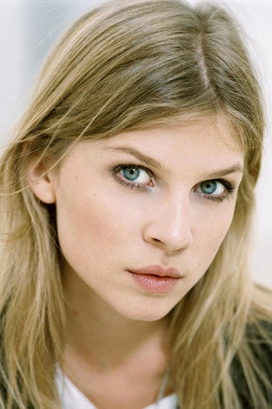 Clémence Poésy photo