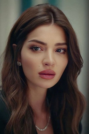 Melisa Aslı Pamuk photo