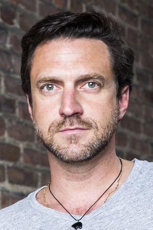 Raúl Esparza photo
