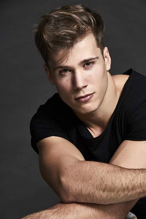 Photo of Cole Reinhardt from the Latest Netflix gallery