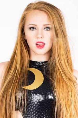 Photo of Courtney Stewart from the Latest Netflix gallery