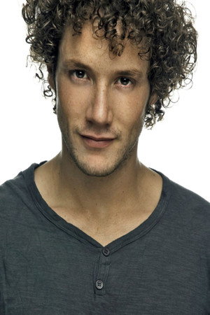 Photo of Daniel Diges from the Latest Netflix gallery
