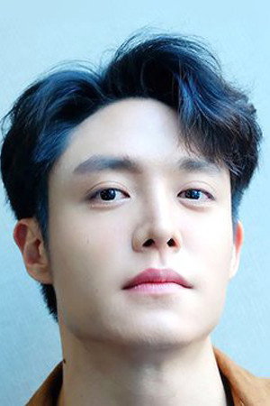 Elisha Triwiwatkul photo