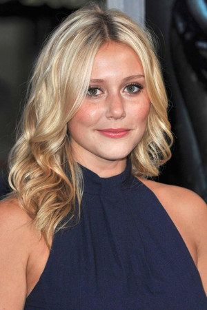 Julianna Guill photo