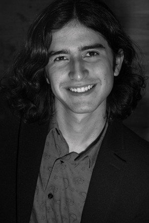 Photo of José Iván Olivares from the Latest Netflix gallery