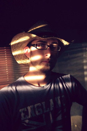 Photo of Derrick Sims from the Latest Netflix gallery