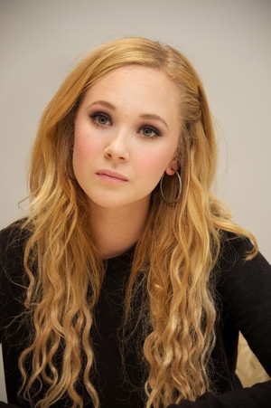 Juno Temple photo