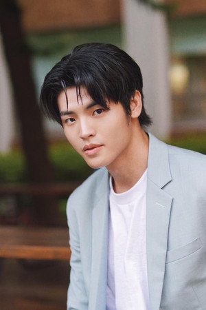 Photo of Lawrence Lo from the Latest Netflix gallery