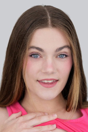Photo of Juniper Ren from the Latest Netflix gallery