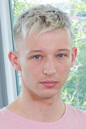 Photo of Kieron Zaks from the Latest Netflix gallery