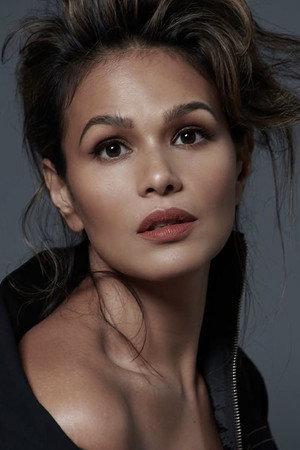 Iza Calzado photo