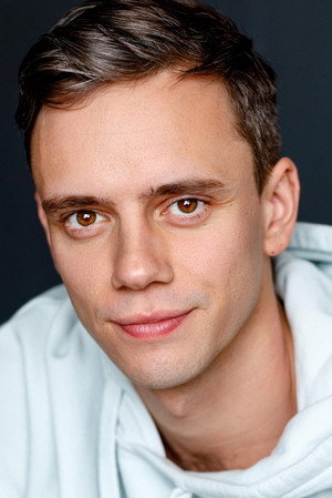 Photo of Damian Joseph Quinn from the Latest Netflix gallery