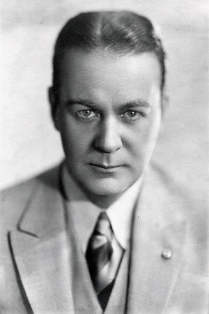 Huntley Gordon photo