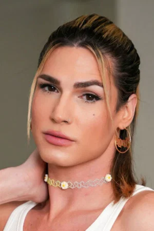 Photo of Kalli Grace from the Latest Netflix gallery
