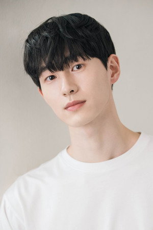 Photo of Kim Ho-young from the Latest Netflix gallery