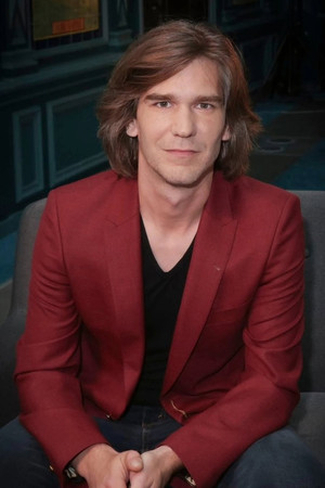 Photo of Amaury Vassili from the Latest Netflix gallery
