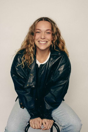 Photo of Léa Pellin from the Latest Netflix gallery