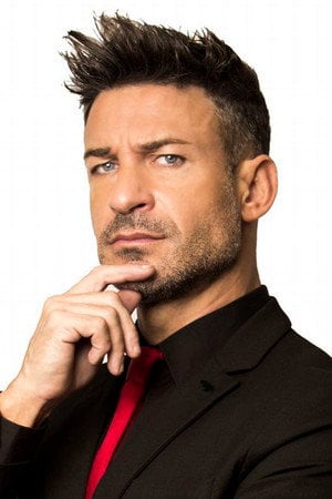 Photo of Eduardo Aldán from the Latest Netflix gallery