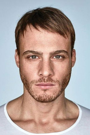 Kerem Bürsin photo