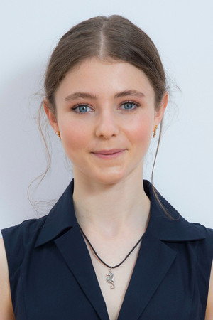 Thomasin McKenzie photo