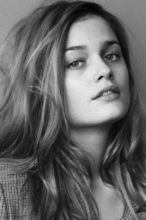 Photo of Louise Grinberg from the Latest Netflix gallery