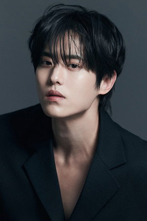 Photo of 이도경 from the Latest Netflix gallery