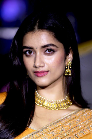 Bhagyashri Borse photo